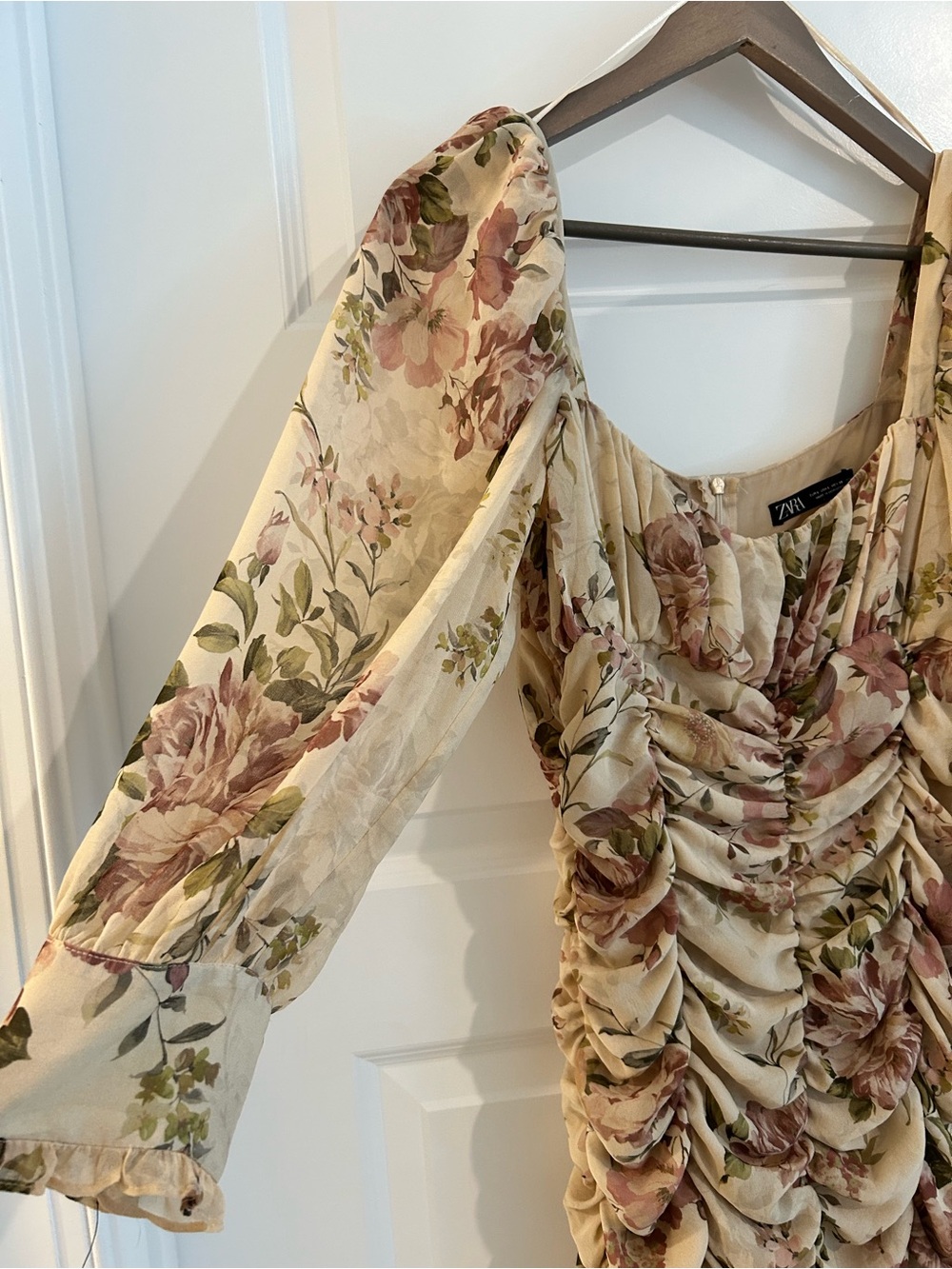 Zara Zimmerman Floral Ruched Dress Tan Pink Size L - Picture 3 of 14